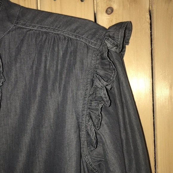 Elan Ruffled Gray Blouse S NWT - Picture 2 of 10